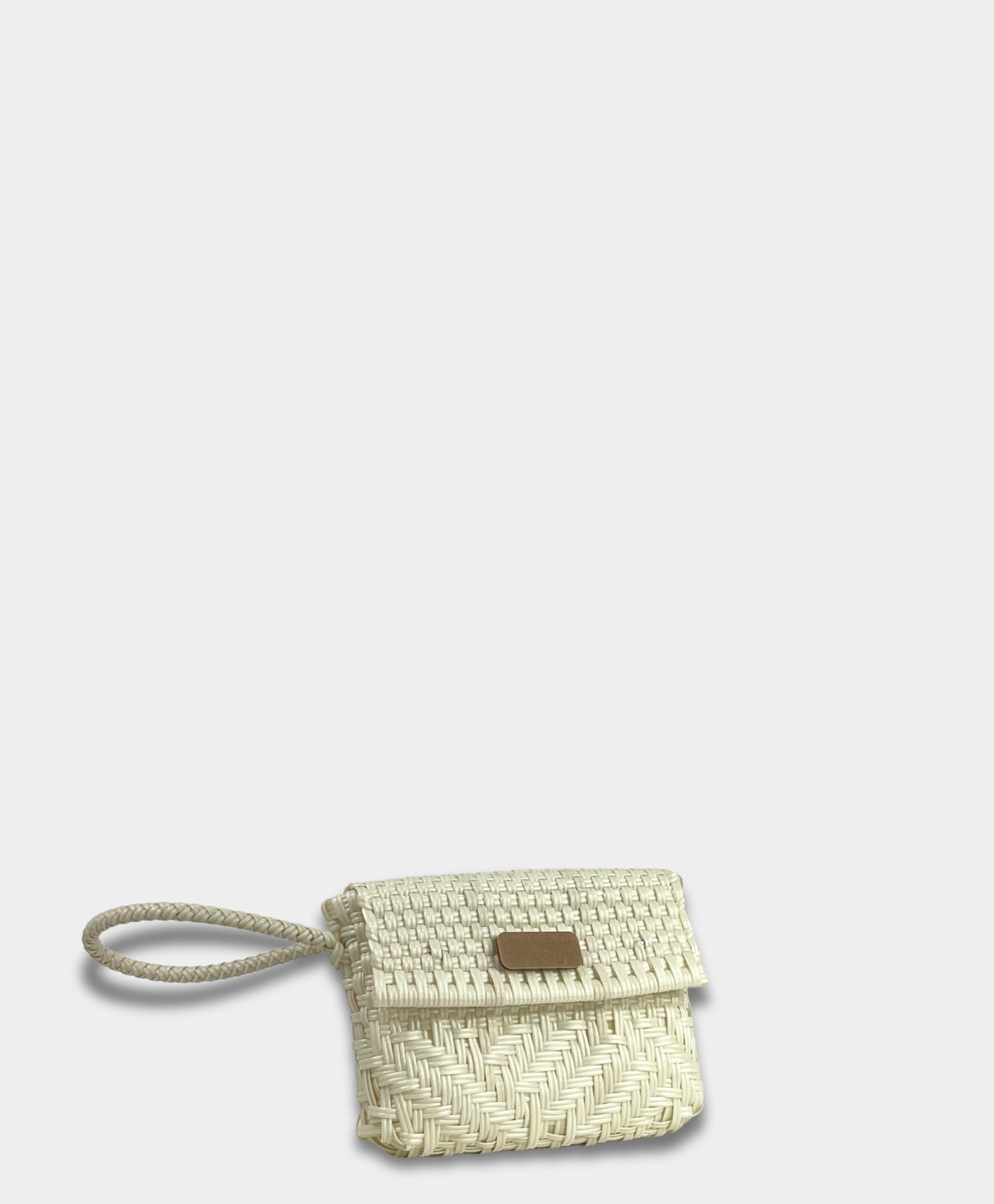 Glimmer Pearl Wristlet